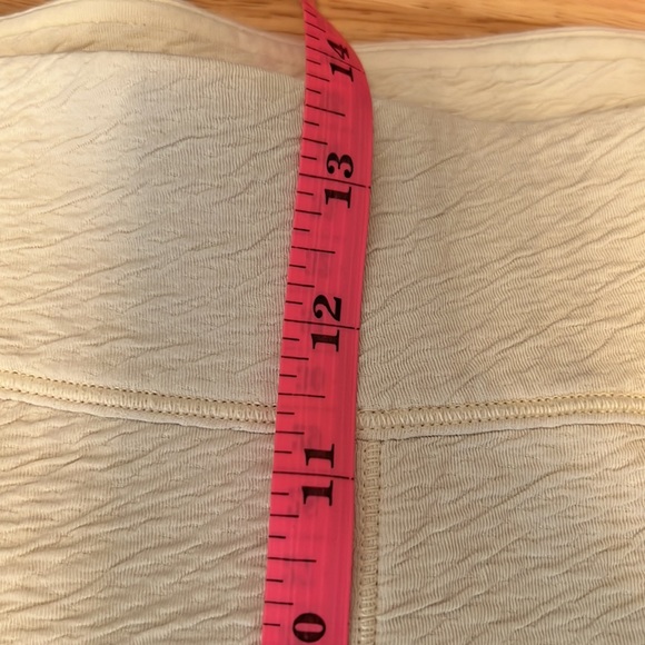 Lululemon Can You Feel The Pleat Textured Wide Leg Cropped Pant in Light Ivory 8 - Picture 11 of 13